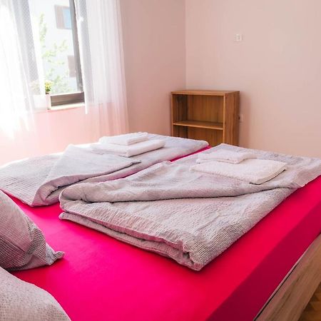 Sobe Kaki In Kivi Hostel Izola Luaran gambar