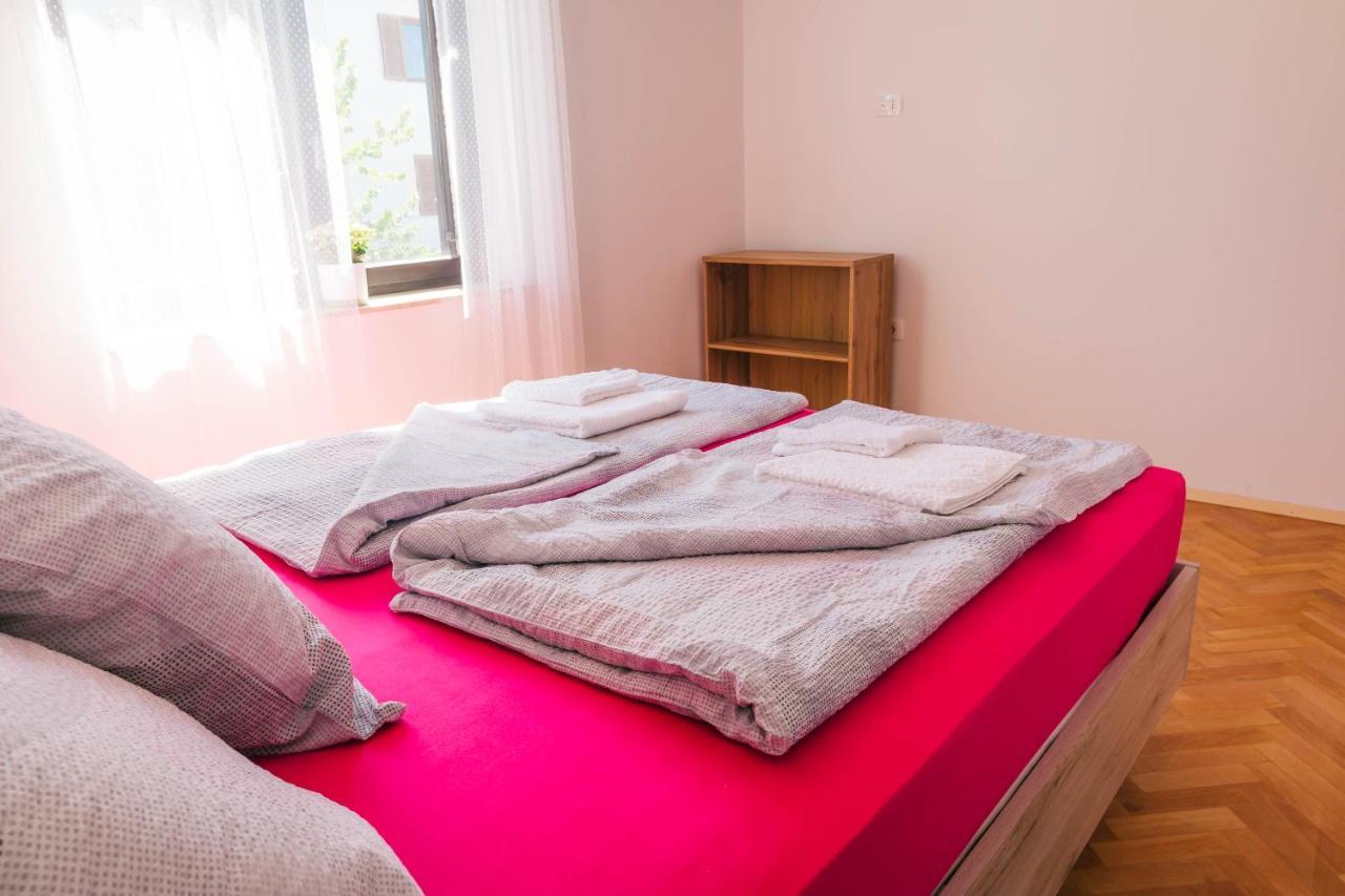 Sobe Kaki In Kivi Hostel Izola Luaran gambar