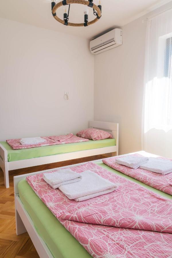 Sobe Kaki In Kivi Hostel Izola Luaran gambar